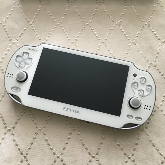 Assassin's Creed III Liberation PlayStation Vita Wi-Fi Bundle PS Vita 10… - Picture 9 of 16